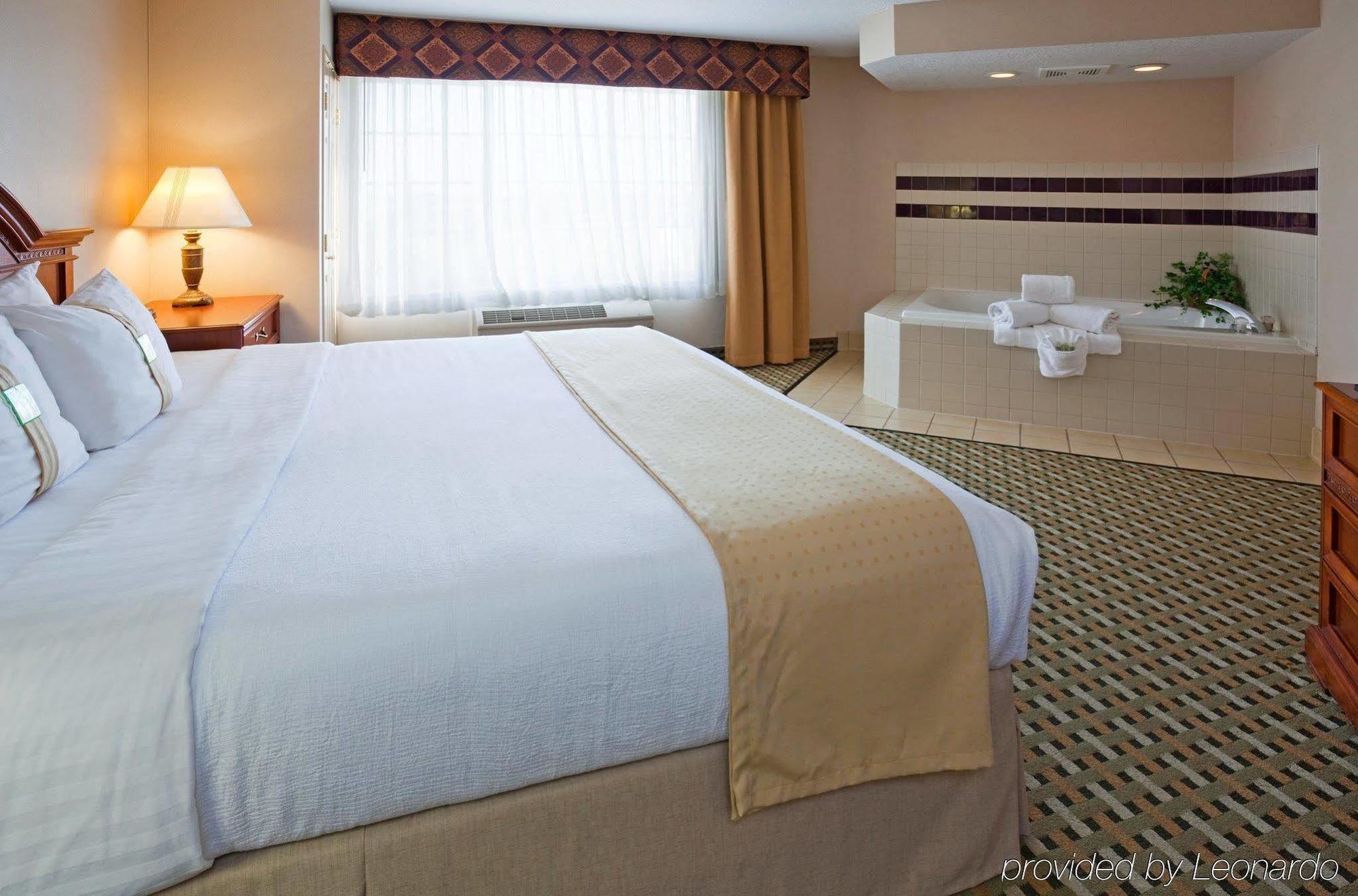 Holiday Inn Milwaukee Airport By Ihg Buitenkant foto